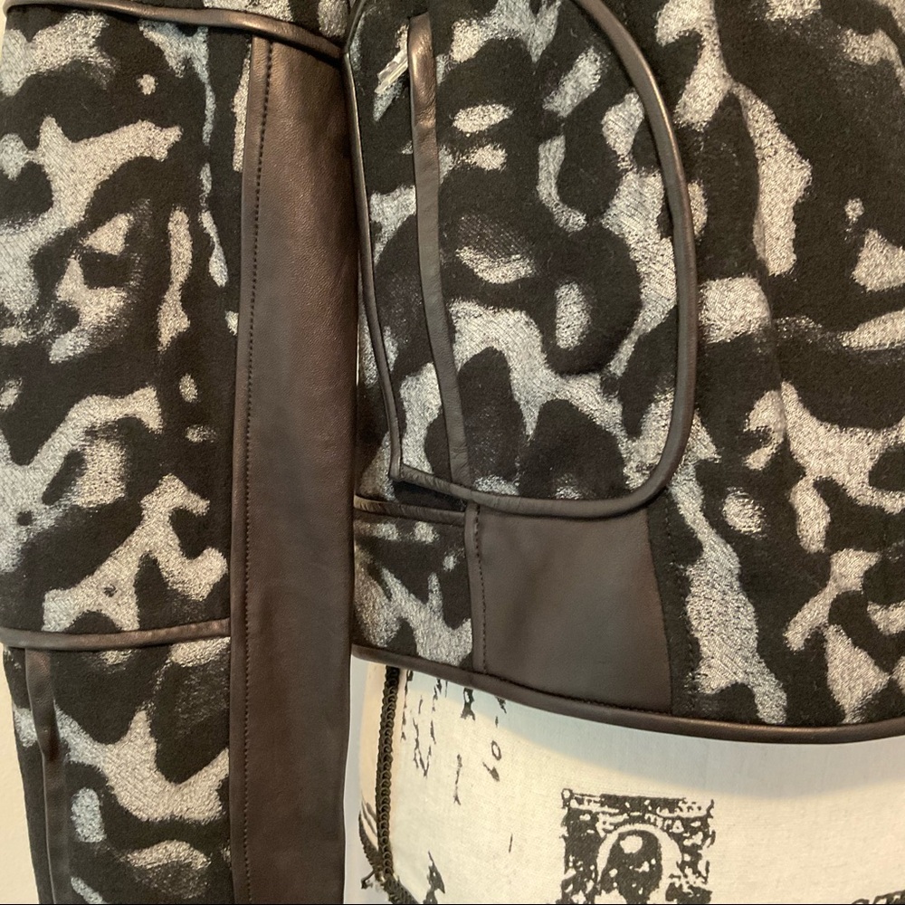 $798 NWT Diane Von Furstenberg, Moto Vintage, Leather/Wool Animal Print Jacket - Picture 8 of 13